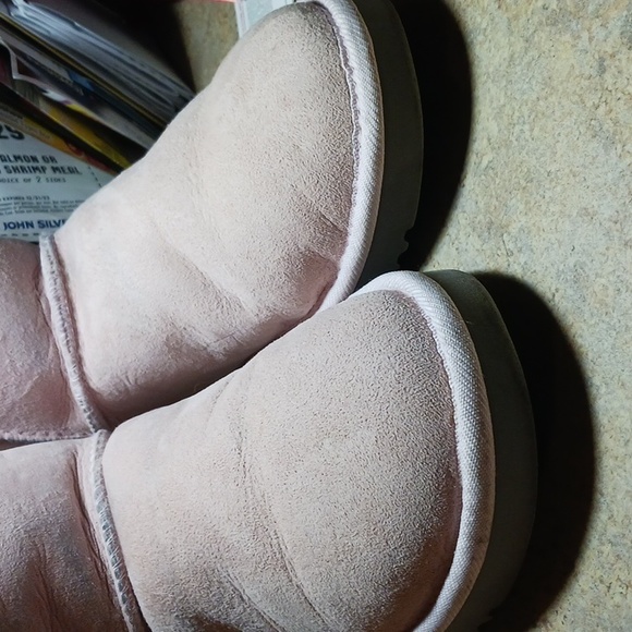 Uggs classic short baby pink  size 7 - Picture 9 of 12